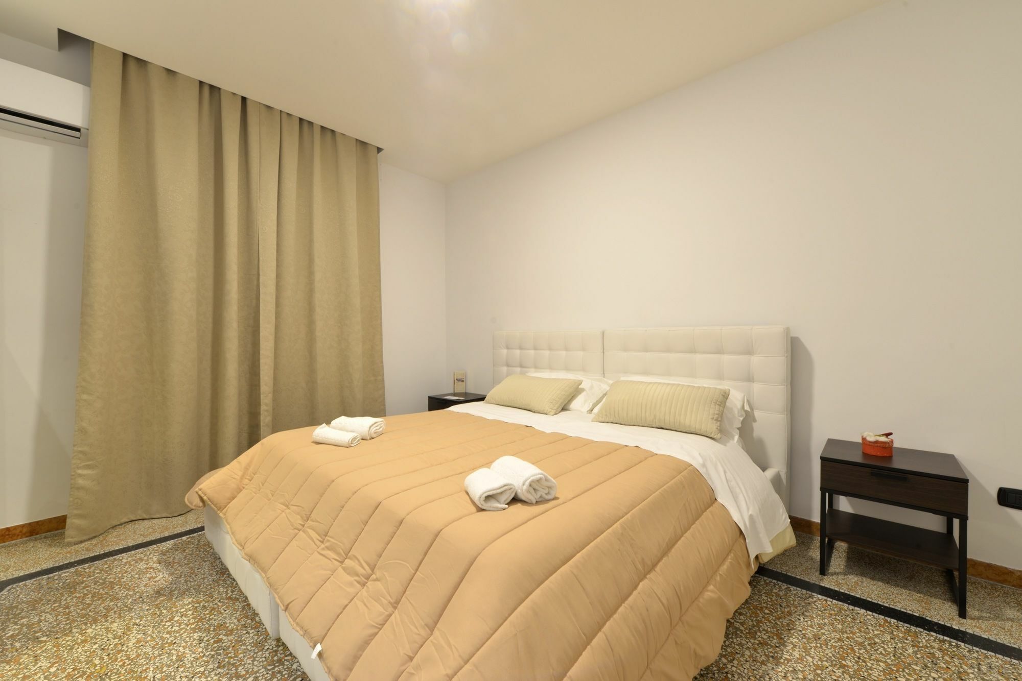 Napoli Central City Ngoại thất bức ảnh